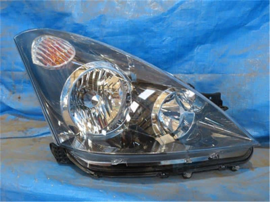 Right Headlight TOYOTA Wish 2003 UA-ZNE14G 8111068020